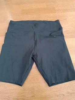 Crivit treenishortsit