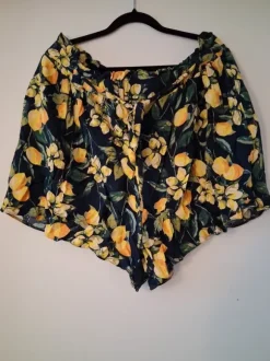 Dorothy Perkins shortsit 48