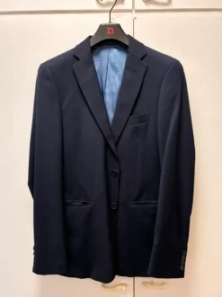 Dressmann navy suit