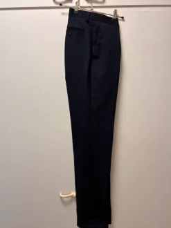Dressmann navy suit
