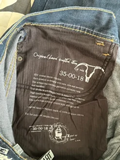 EDC by Esprit farkut