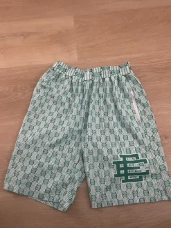 ee shorts r3ps