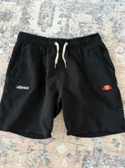 Ellesse collegeshortsit