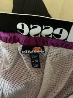 Ellesse- uimashortsit