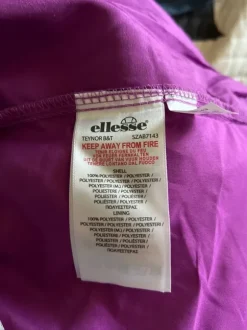 Ellesse- uimashortsit