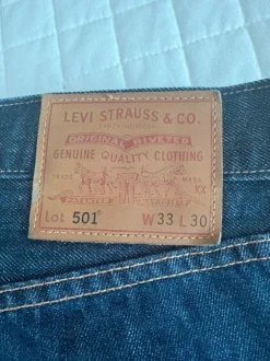 Erittäin hyvät Levis 501 koossa 33/30