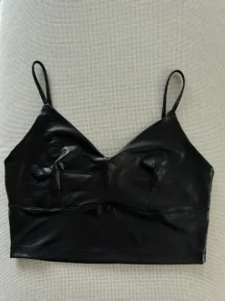 Even & Odd lyhyt "nahkainen" toppi