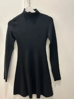 FB Sister neulemekko