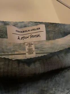 Flot top fra & other stories