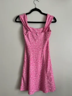 Gina Tricot kesämekko