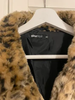 Gina tricot leotekoturkis