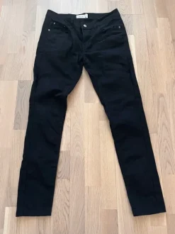 Gina Tricot mustat farkut