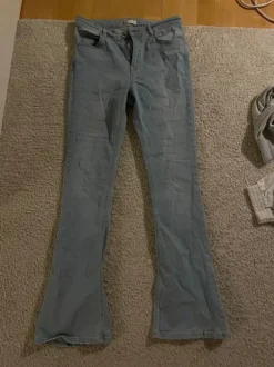 Ginatricot vaaleansiniset farkut