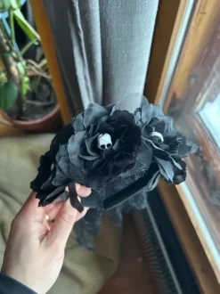 Halloween veil with skulls