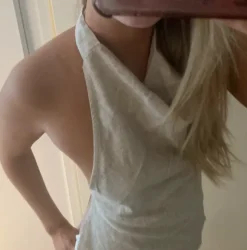 halterneck tie toppi