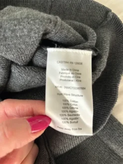 Harmaa miesten neule