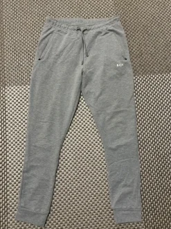 Harmaat college housut