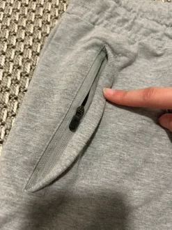 Harmaat college housut