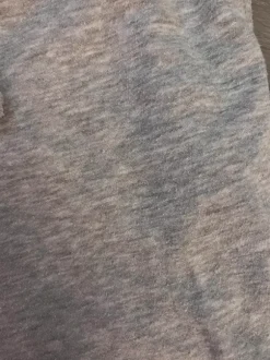 Harmaat collegehousut