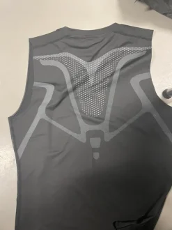 Hihaton kompressio paita