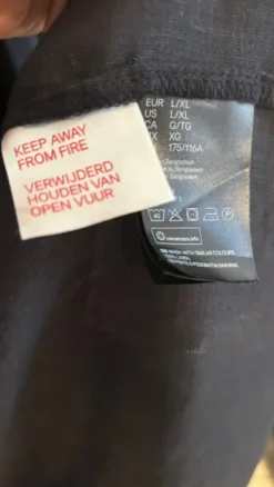 HM Home miesten pellava musta aamutakki