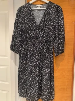 H&M Mama äitiysmekko