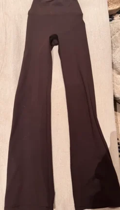 Hm move levenevät trikoot