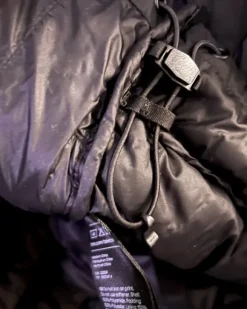 H&M musta Kevyttoppatakki