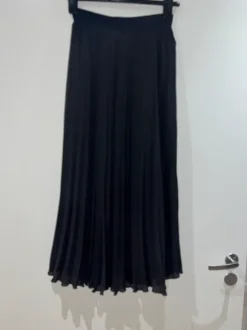 H&m pliseerattu maksihame