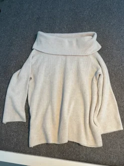 H&M ribattu off shoulder-neule