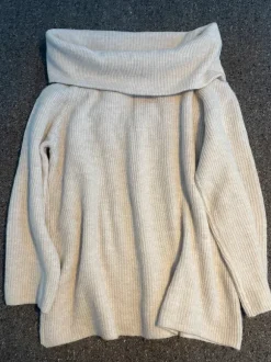 H&M ribattu off shoulder-neule