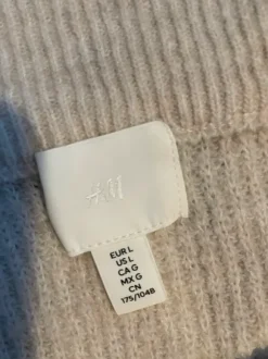 H&M ribattu off shoulder-neule