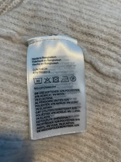 H&M ribattu off shoulder-neule