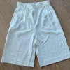 H&M valkoiset shortsit