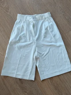 H&M valkoiset shortsit