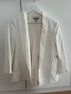 HM white blazer