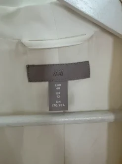 HM white blazer