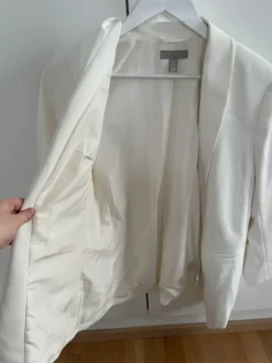 HM white blazer