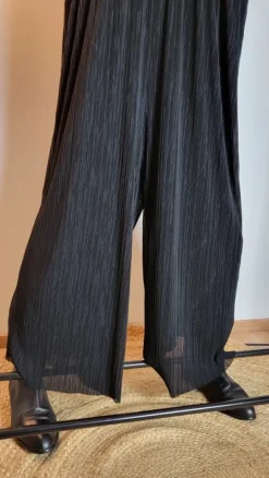 Housupuku, toimistopuku, haalari, juhlapuku