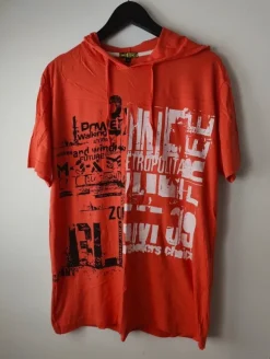 Hupullinen t-paita | Vinted