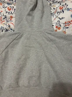 ICIW cropattu huppari