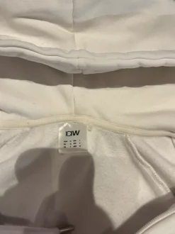 ICIW cropattu huppari