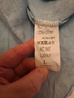 Ihana 100% pellavaa oleva vaaleansininen kauluspaita