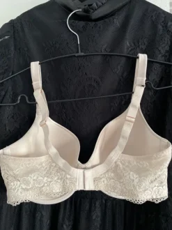 Ihonväriset rintaliivit