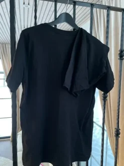 Äitiys t paita ja shortsit