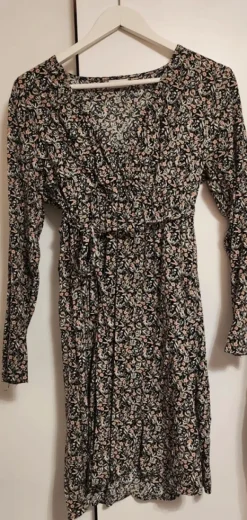 Äitiys-/imetysmekko