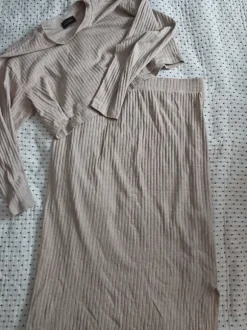 Äitiysvaate setti (hame+paita)