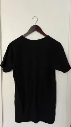 Jack & Jonesin musta t-paita