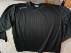 Jääkiekkoon treenipaita