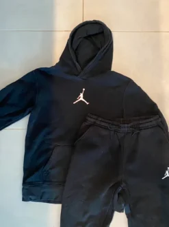 Jordan housut ja huppari